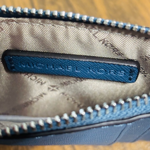 MICHAEL KORS OUTLET Blue Medium Logo Card Case New with tags!!! - Picture 4 of 9